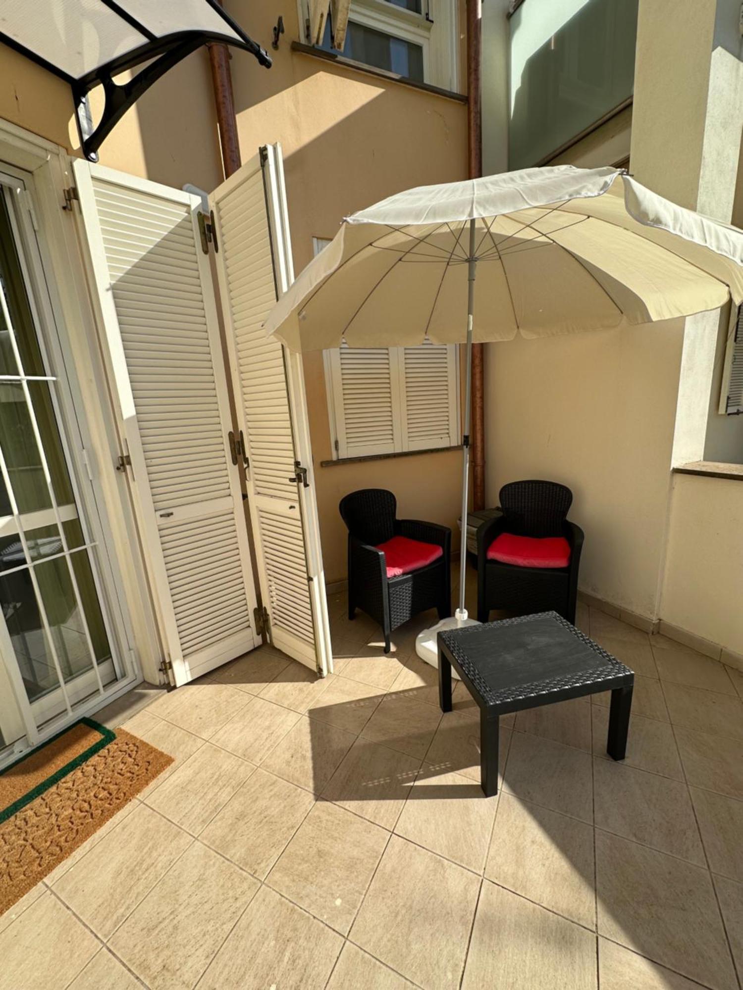 La Kasina Hotel Livorno Bagian luar foto